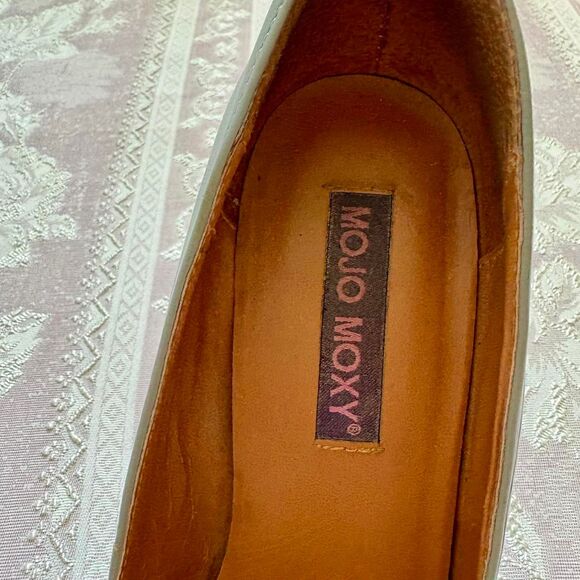 Mojo Moxy Women's Grey and Black Courts High Heels - Picture 7 of 8